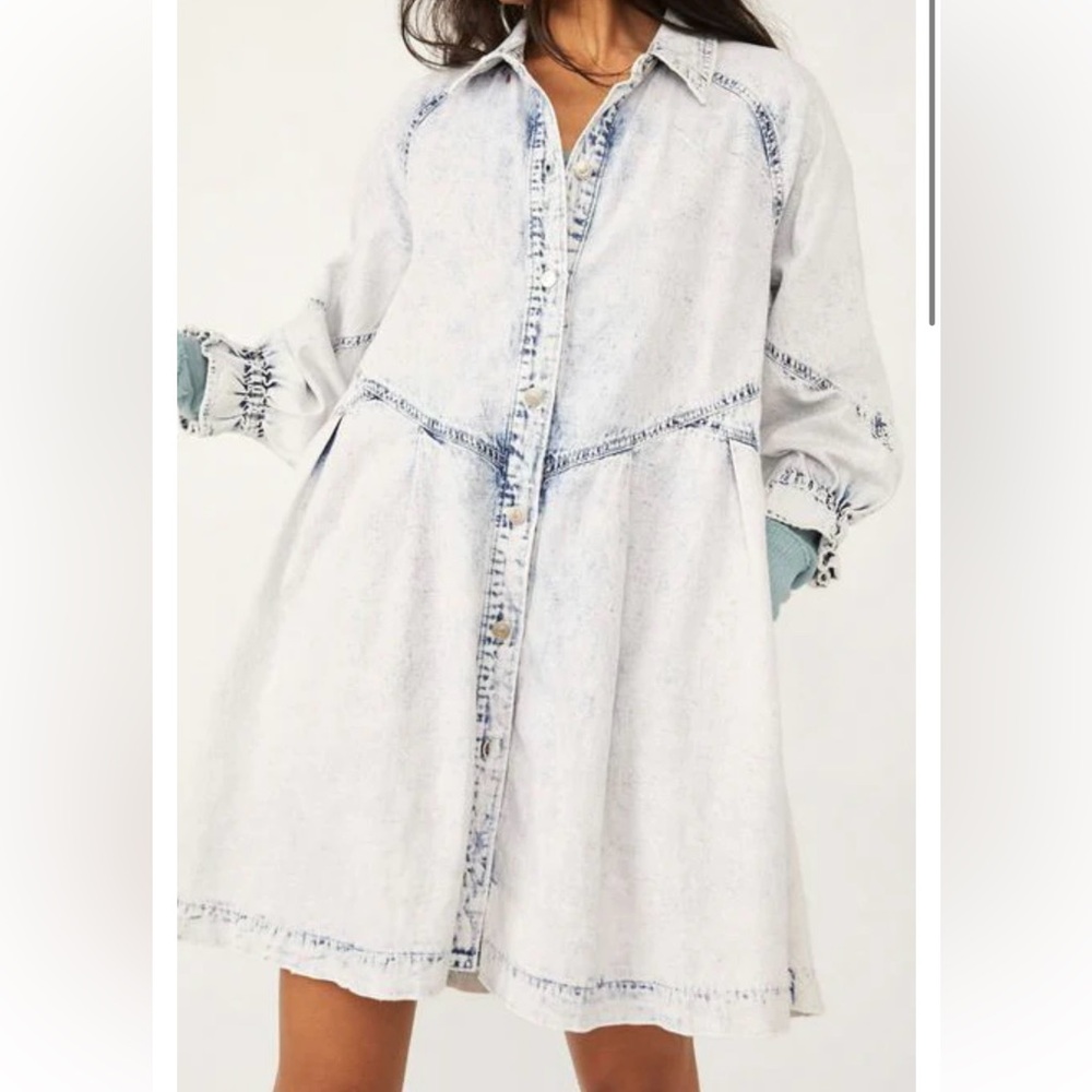 Free People Hannah Light Wash Denim Dress. Size Small